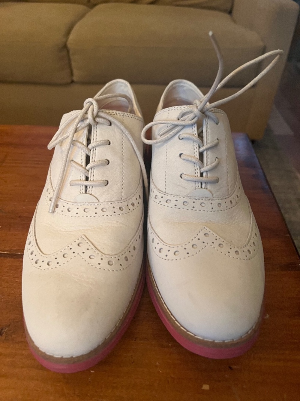 Cole Haan White Wingtip Brogues Size 8